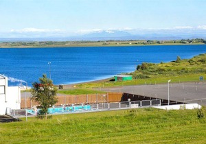 Golden Circle Apartments