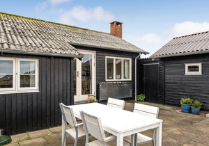 Gorgeous home in Fanø with kitchen