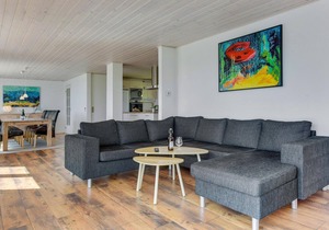 Gorgeous home in Kruså with kitchen