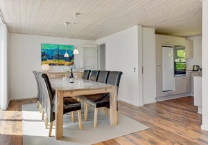 Gorgeous home in Kruså with kitchen