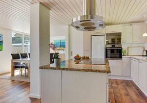 Gorgeous home in Kruså with kitchen
