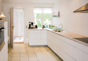 Gorgeous home in Tranekær with kitchen