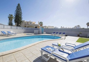 Great for large groups 5 bed villa in Gale