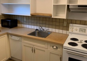 great Kitsilano Deal !! 1 month+