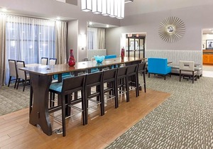 Hampton Inn & Suites Cedar Rapids - North