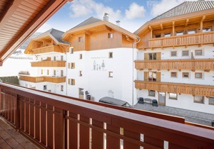 Haus Aue - Apartment 1 with Balcony, Mountain View & Wi-Fi