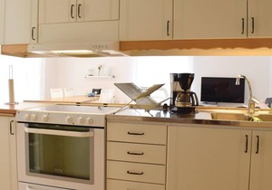 Here you will stay only 150 m from the Kalmarsund beach.