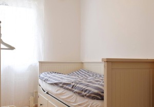 Here you will stay only 150 m from the Kalmarsund beach.