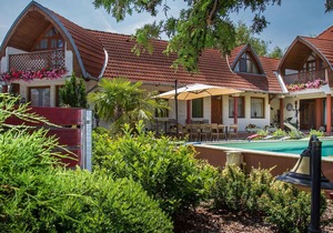 Holiday apartment in an apartment house with pool and internet