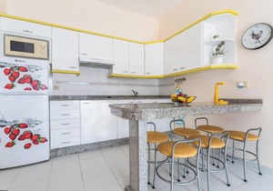 Holiday Home "El Sombrerito 2" with Sea View, Terrace & Wi-Fi