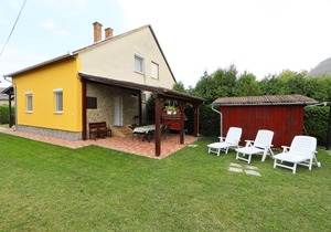 Holiday Home Hibiscus by Interhome