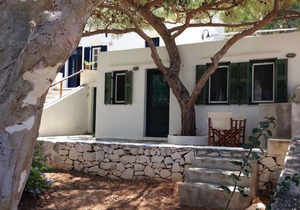 House with sea views in Kamares, Sifnos