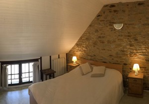 Ideal family - 4 to 6 people, covered and heated collective swimming pool, sauna