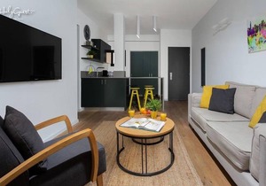 Illuminated 2BR in Ben yehuda 140 by HolyGuest