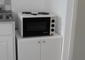 Julie's studio,2 minutes walk to beach, near Heraklion,Knossos and famous sites!