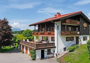 Kaiserblick Zwei-Raum-Ferienwohnung, 38m², Balkon, extra Küche, Wohn-Schlafraum getrennt