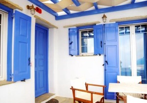 Karyatides Apartments