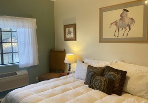 King room in a beautiful, and well established country inn on14 forested acres.