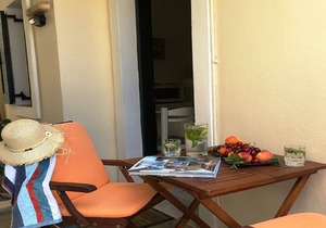 Kokkini Hani/Heraklion Charming Studio 1-3 people 100 meters from the beach.