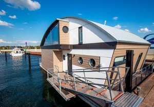 KYST 5410 Floating Home 2