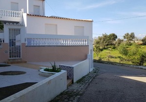 Lagoa five bed house By Red Ba Serviced Accommodation UK