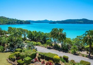 Lagoon Beachfront Lodge 206 on Hamilton Island by HamoRent