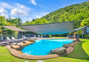 Lagoon Beachfront Lodge 206 on Hamilton Island by HamoRent