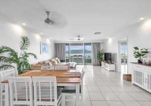 Lagoon Beachfront Lodge 206 on Hamilton Island by HamoRent
