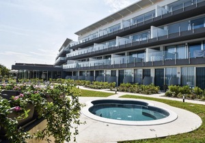Laguna Palace Resort