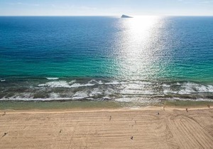 Las Damas 23-C Levante Beach