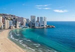 Las Damas 23-C Levante Beach