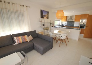 Lovely modern 1 bedroom apt, close to beach, pool, A/C