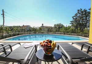 Lovely Villa in Porec with Swimming Pool