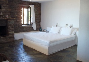 Luxurious stone villa with a fantastic sea view and a few minutes from the sea