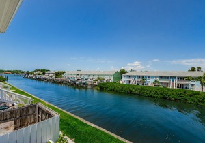 Luxury Waterfront Resort Style Living