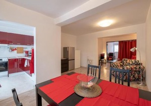 LZ Spacious One Bedroom Apartment in Top Centre by Flat Mаnager