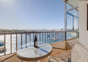 Marvellous Apartment with Valletta and Harbour Views