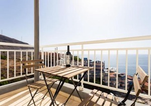 Modern 2bedroom Seaviews & Wifi