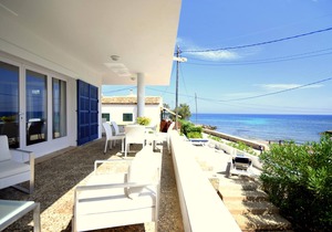 Modern high quality beach villa Na Pilena with sea views in a very quiet area