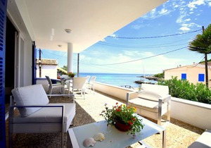 Modern high quality beach villa Na Pilena with sea views in a very quiet area