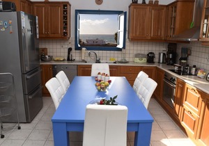 Naxos is the Way Hyper-Ground floor apartment