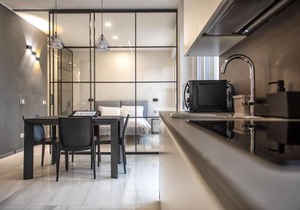 New & Bright Balcony Flat by Central Station