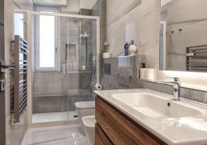 New & Bright Balcony Flat by Central Station