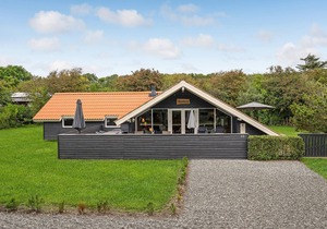 Nice and well maintained cottage in a quiet area not far from the fjord and sea.