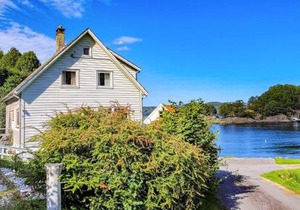 Nice Home In Fitjar With House Sea View