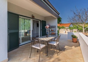 Nice home in Kornic with house sea view