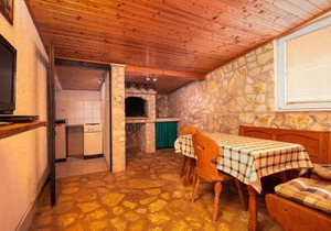 Nice Home In Liznjan With Wifi