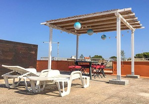 Nice home in Noto with kitchen