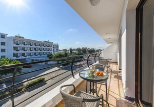 Nissi Beach Apartment 1 - 3 bedroom apartment close to Nissi Beach