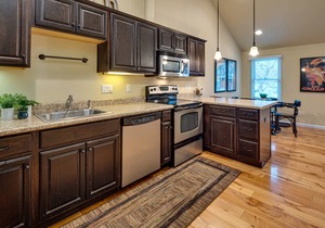 Old Bend 1 Bdrm Duplex. 4 Blocks from Dwntwn, Walk to Box Factory, Old Mill. Brews & Wine.